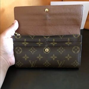 Authentic Louis Vuitton Sarah wallet